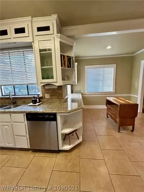 Kitchen - 1100 S 26th St, Fort Smith, AR 72901 photo 2 of 3