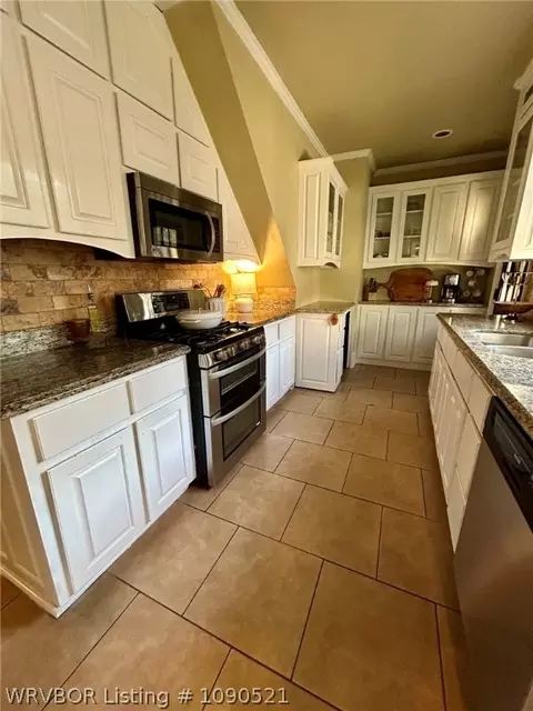 Kitchen - 1100 S 26th St, Fort Smith, AR 72901 photo 1 of 3