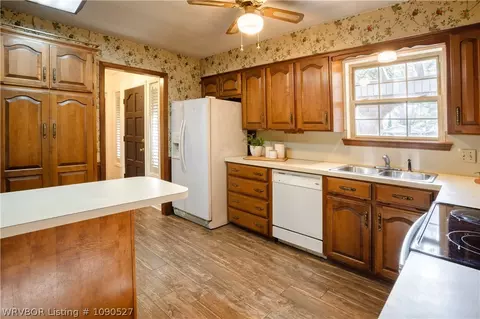 Kitchen - 1308 6th Ter, Barling, AR 72923 photo 4 of 4
