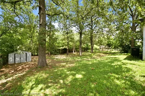 Exterior - 1402 N St, Barling, AR 72923 photo 4 of 5