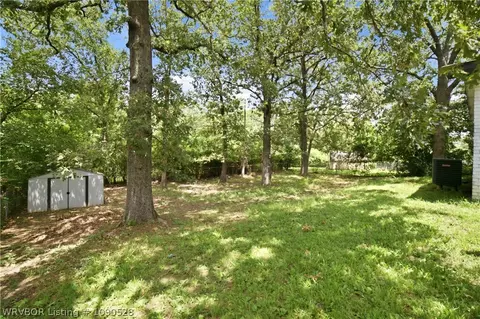 Exterior - 1402 N St, Barling, AR 72923 photo 3 of 5
