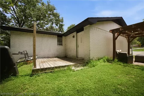 Exterior - 1402 N St, Barling, AR 72923 photo 5 of 5