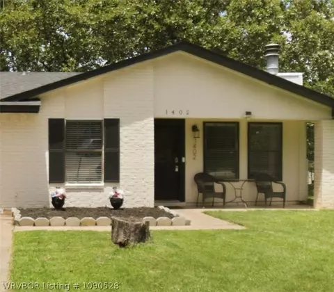 Exterior - 1402 N St, Barling, AR 72923 photo 2 of 5