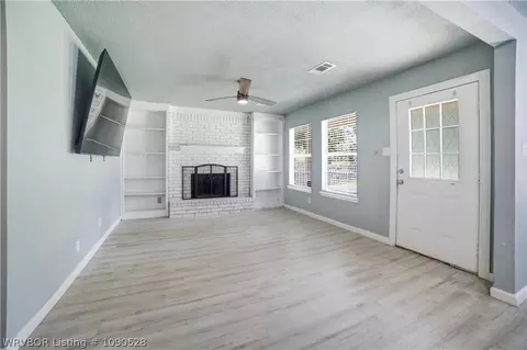 Living - 1402 N St, Barling, AR 72923 photo 1 of 1