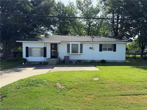 708 11th St, Barling, AR 72923 photo 1