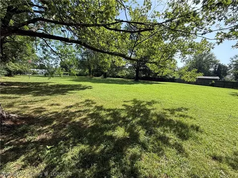 708 11th St, Barling, AR 72923 photo 5