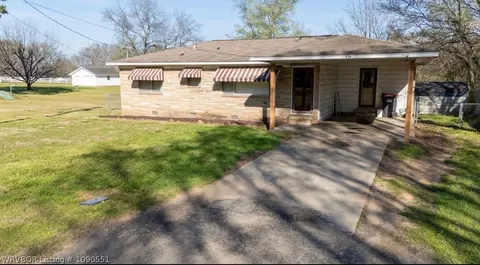 738 N Main St, Mulberry, AR 72947