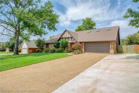 Exterior - 2700 S 87th Dr, Fort Smith, AR 72903 photo 4 of 9