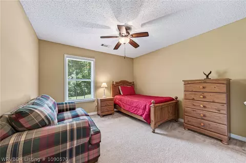 Bedroom - 9504 Pointe Dr, Fort Smith, AR 72903 photo 5 of 6