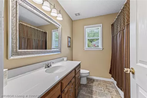 Bath - 9504 Pointe Dr, Fort Smith, AR 72903 photo 5 of 5