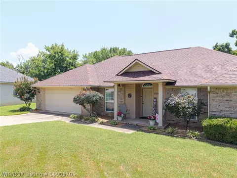 Exterior - 9504 Pointe Dr, Fort Smith, AR 72903 photo 3 of 17