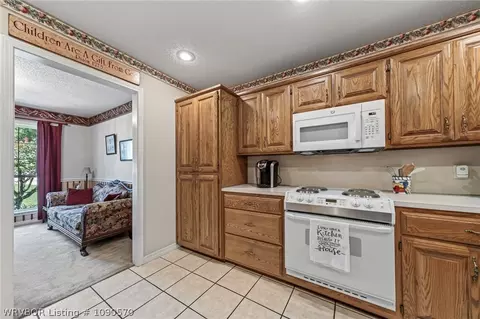 Kitchen - 9504 Pointe Dr, Fort Smith, AR 72903 photo 5 of 5