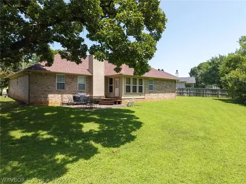 Exterior - 9504 Pointe Dr, Fort Smith, AR 72903 photo 12 of 17