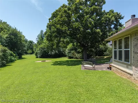 Exterior - 9504 Pointe Dr, Fort Smith, AR 72903 photo 6 of 17