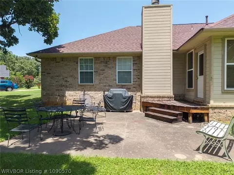 Exterior - 9504 Pointe Dr, Fort Smith, AR 72903 photo 9 of 17