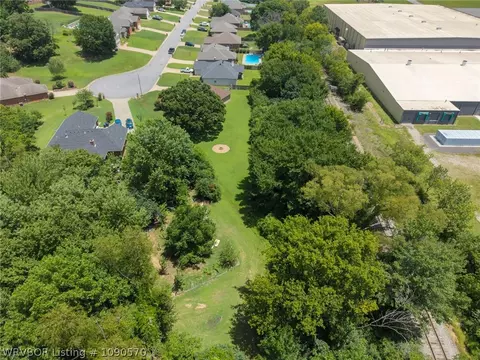 View/Area - 9504 Pointe Dr, Fort Smith, AR 72903 photo 4 of 5