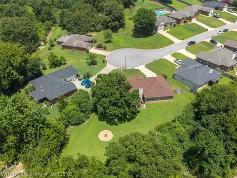 View/Area - 9504 Pointe Dr, Fort Smith, AR 72903 photo 2 of 5