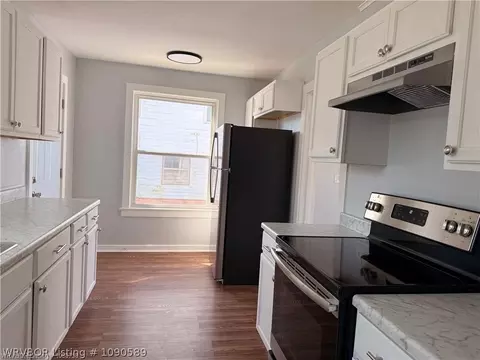 Kitchen - 3612 Chaffee Dr, Fort Smith, AR 72904 photo 4 of 4