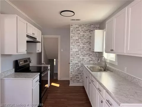 Kitchen - 3612 Chaffee Dr, Fort Smith, AR 72904 photo 2 of 4