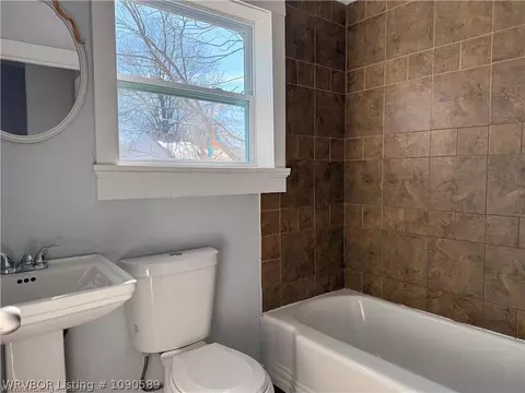 Bath - 3612 Chaffee Dr, Fort Smith, AR 72904 photo 1 of 1