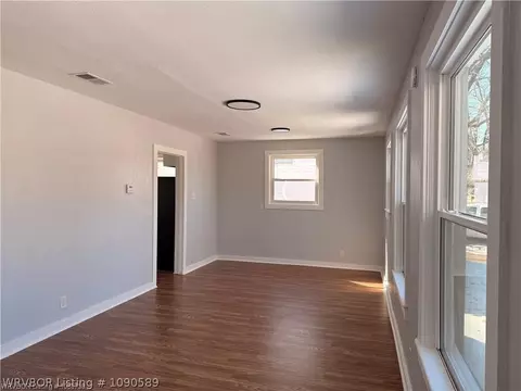 Living - 3612 Chaffee Dr, Fort Smith, AR 72904 photo 1 of 4
