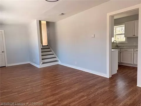 Living - 3612 Chaffee Dr, Fort Smith, AR 72904 photo 3 of 4