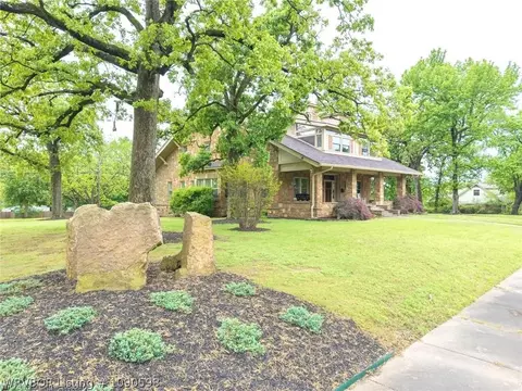 Exterior - 2122 S W St, Fort Smith, AR 72901 photo 4 of 11