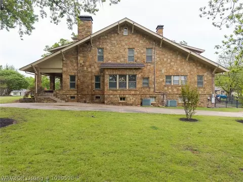 Exterior - 2122 S W St, Fort Smith, AR 72901 photo 3 of 11