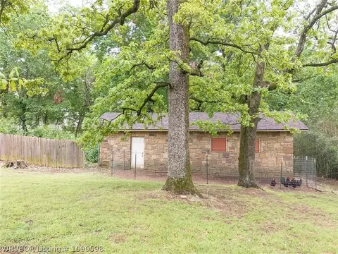 Exterior - 2122 S W St, Fort Smith, AR 72901 photo 8 of 11