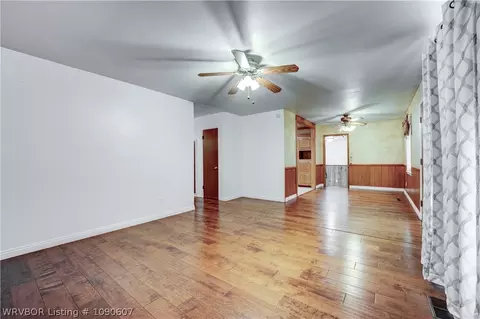Living - 4807 18th Ter, Fort Smith, AR 72901 photo 3 of 6