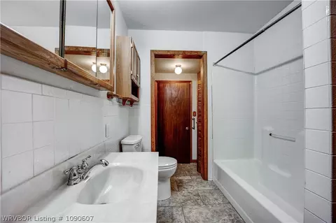 Bath - 4807 18th Ter, Fort Smith, AR 72901 photo 2 of 2