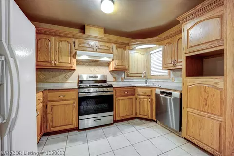 Kitchen - 4807 18th Ter, Fort Smith, AR 72901 photo 1 of 2