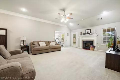 Living - 8505 Vickery Ln, Fort Smith, AR 72908 photo 3 of 4