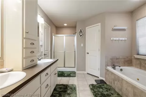 Bath - 8505 Vickery Ln, Fort Smith, AR 72908 photo 4 of 8