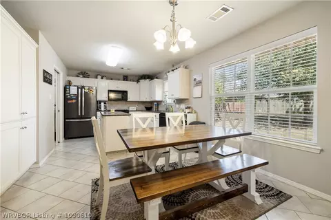 Dining - 8505 Vickery Ln, Fort Smith, AR 72908 photo 1 of 2