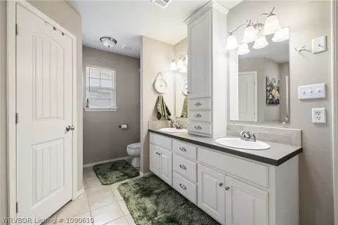 Bath - 8505 Vickery Ln, Fort Smith, AR 72908 photo 3 of 8