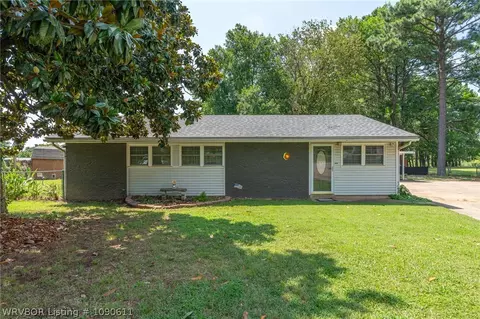 Exterior - 5202 S 17th Ter, Fort Smith, AR 72901 photo 2 of 18