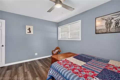 Bedroom - 5202 S 17th Ter, Fort Smith, AR 72901 photo 2 of 5