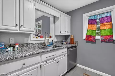 Kitchen - 5202 S 17th Ter, Fort Smith, AR 72901 photo 1 of 2