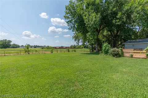 Exterior - 5202 S 17th Ter, Fort Smith, AR 72901 photo 14 of 18