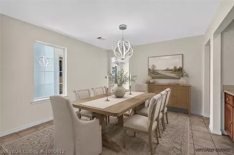 Dining - 4812 Skywood Dr, Fort Smith, AR 72904 photo 2 of 2