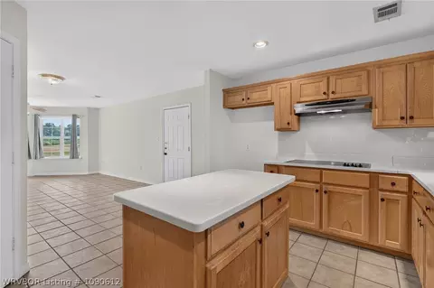 Kitchen - 4812 Skywood Dr, Fort Smith, AR 72904 photo 2 of 4