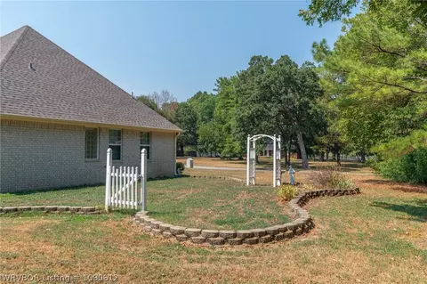 Exterior - 4812 Skywood Dr, Fort Smith, AR 72904 photo 8 of 10
