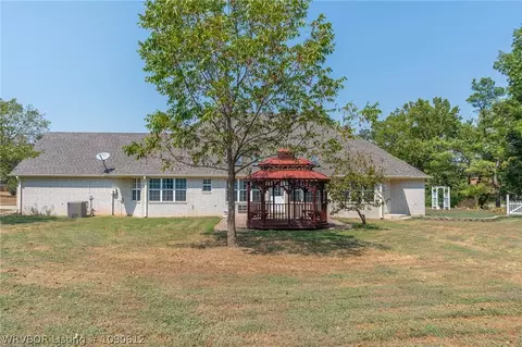 Exterior - 4812 Skywood Dr, Fort Smith, AR 72904 photo 6 of 10