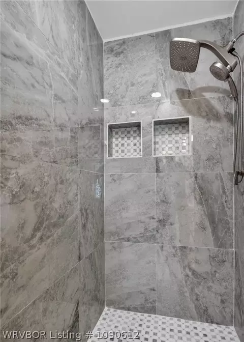 Bath - 4812 Skywood Dr, Fort Smith, AR 72904 photo 3 of 5
