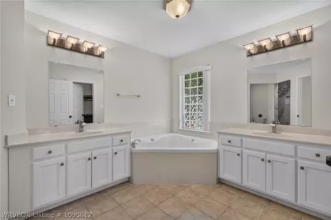Bath - 4812 Skywood Dr, Fort Smith, AR 72904 photo 1 of 5