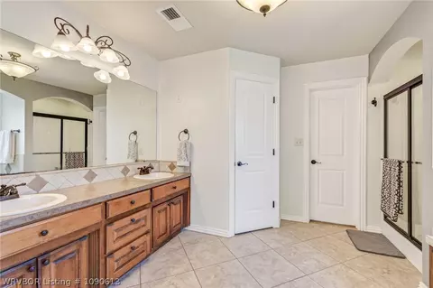 Bath - 12118 Sycamore St, Fort Smith, AR 72916 photo 2 of 4