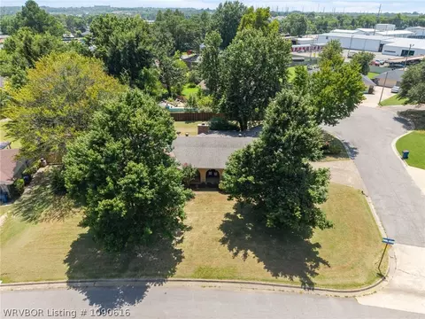 View/Area - 1300 Southridge Ln, Fort Smith, AR 72908 photo 3 of 5