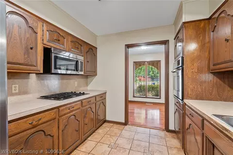 Kitchen - 1300 Southridge Ln, Fort Smith, AR 72908 photo 1 of 3