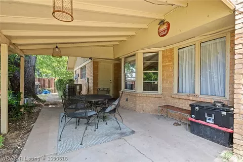 Exterior - 1300 Southridge Ln, Fort Smith, AR 72908 photo 3 of 8